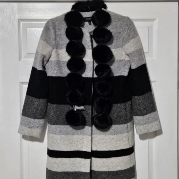 Genuine Rabbit Fur Ball Scarf Black - Picture 3 of 3